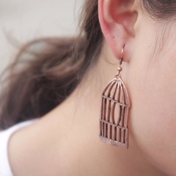 'Bird + Cage' Asymmetrical Birdcage Swing Earrings - Picture 3 of 8